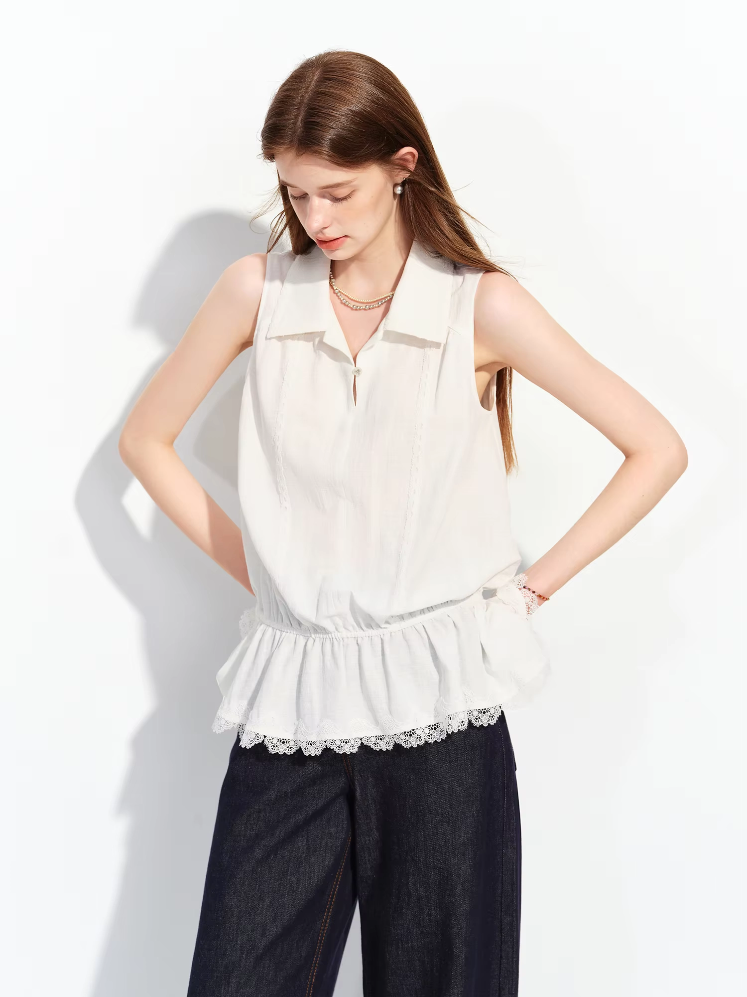 Women's Lace Trim Sleeveless Shirt