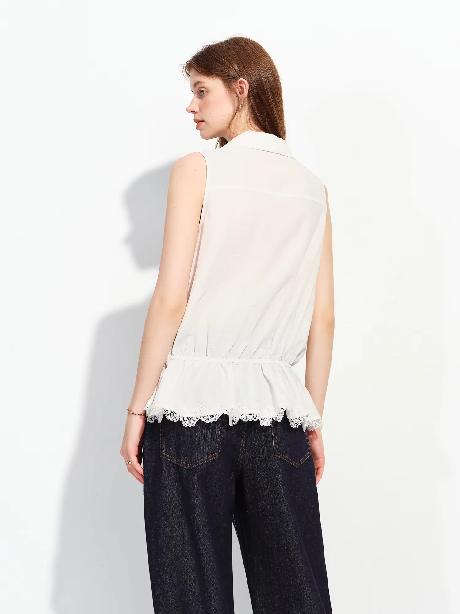 Women's Lace Trim Sleeveless Shirt - Image 3